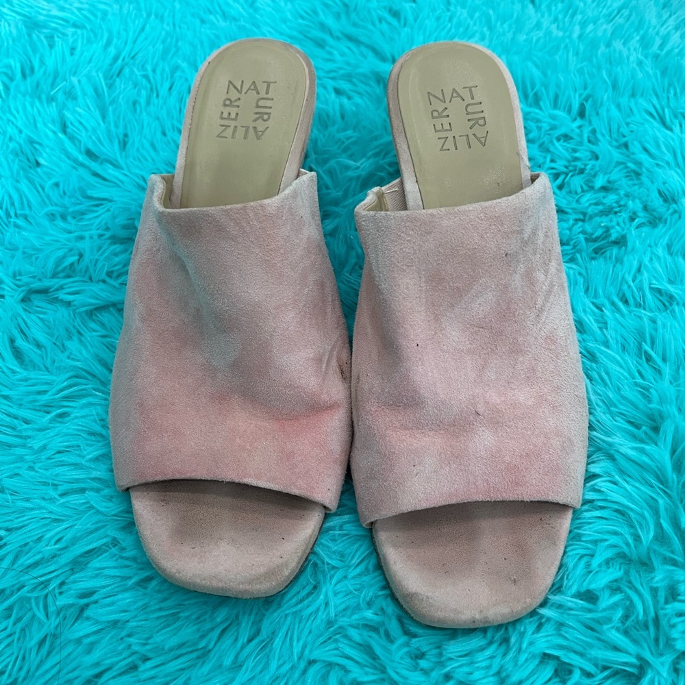 Low Wedge Naturalizer heel💗Perfect for work or a night out!